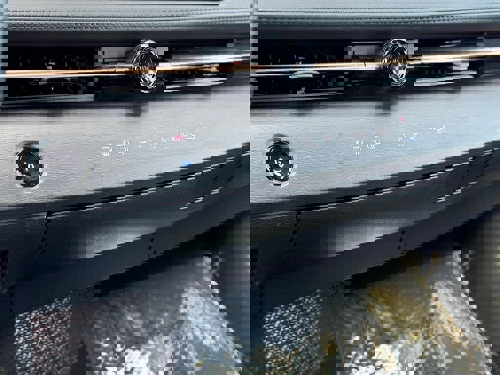 Used 2023 Nissan Ariya FWD image 33