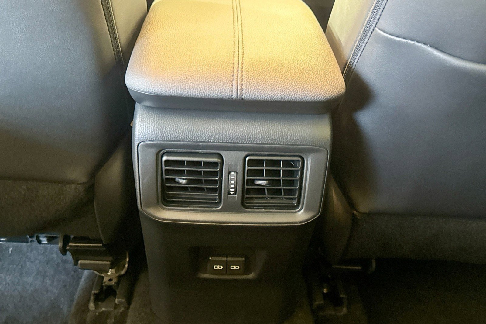 Used 2024 Toyota RAV4 Limited image 24