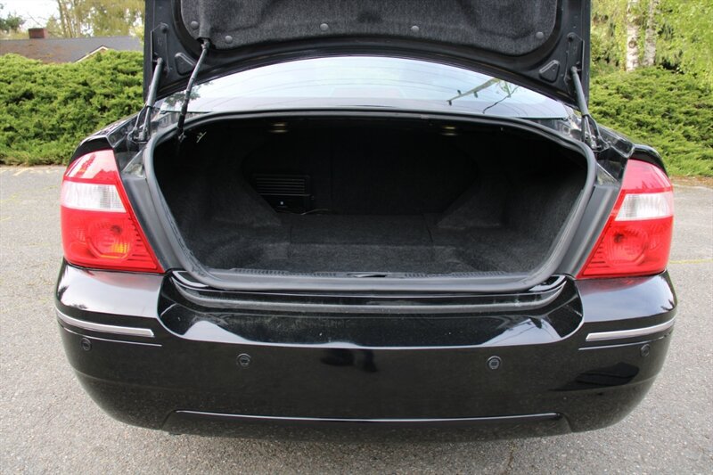 Used 2005 Ford Five Hundred Limited AWD/4WD image 16