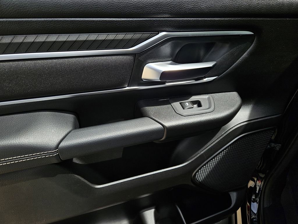 New 2026 RAM 1500 4x4 Crew Cab image 12