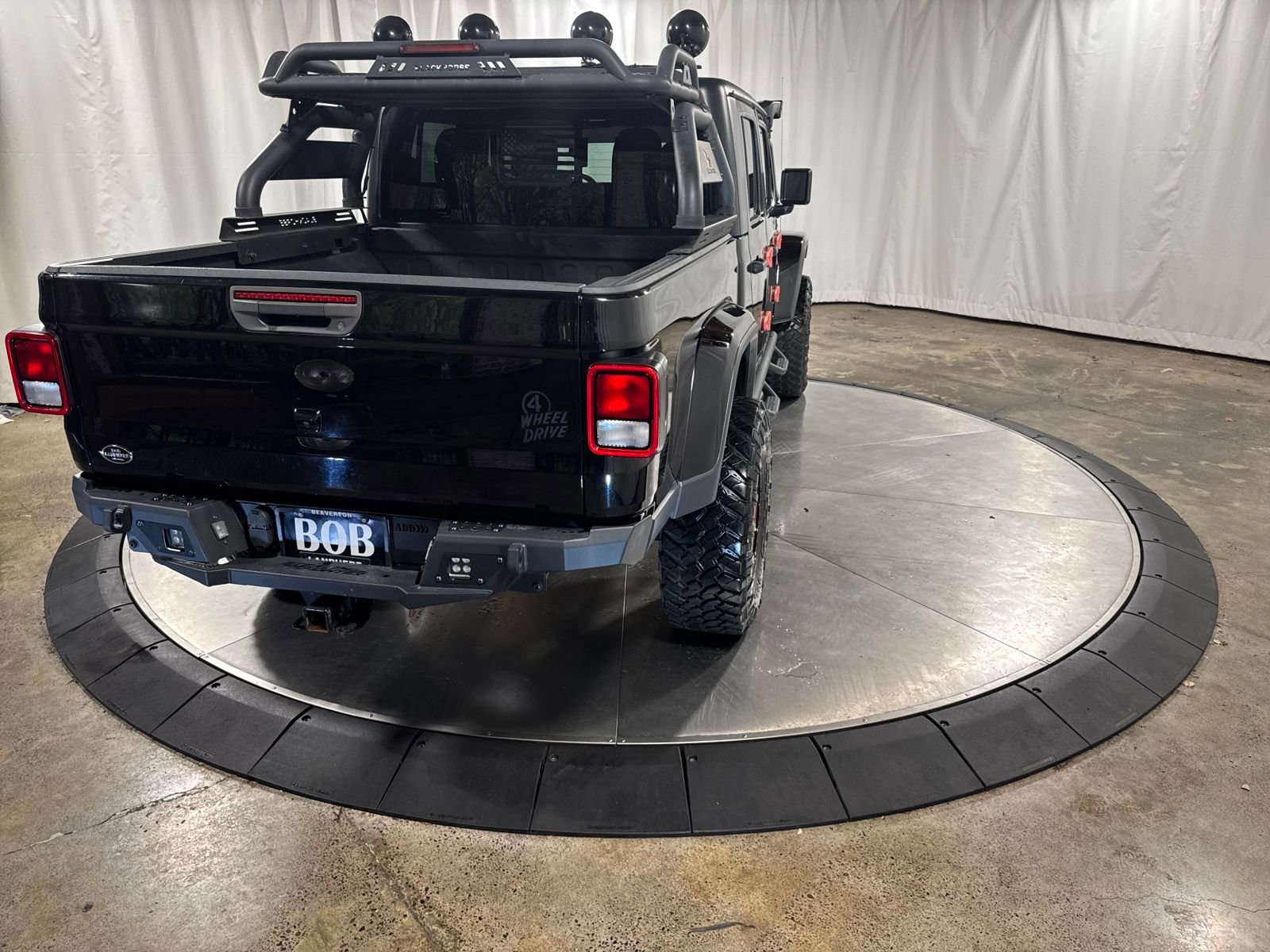 Used 2021 Jeep Gladiator Willys image 8