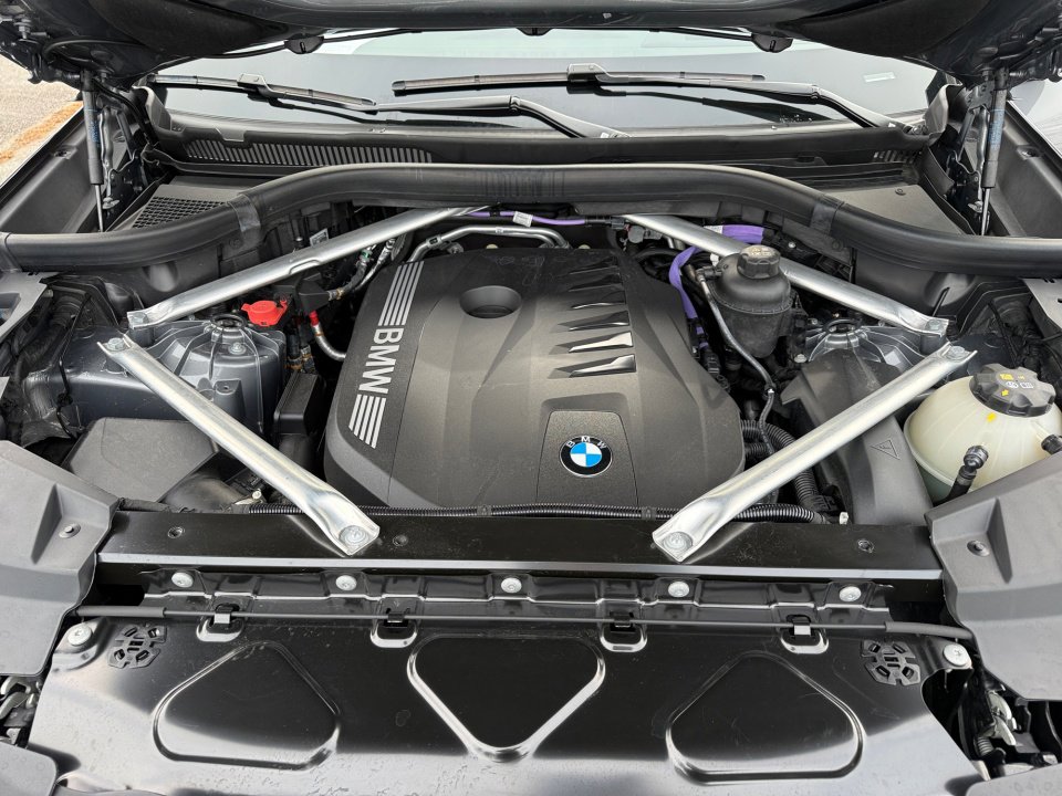 Used 2024 BMW X5 xDrive40i w/ Premium Package image 16
