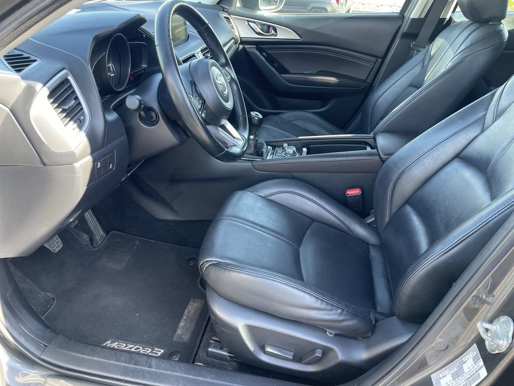 Used 2018 MAZDA MAZDA3 Touring FWD image 9