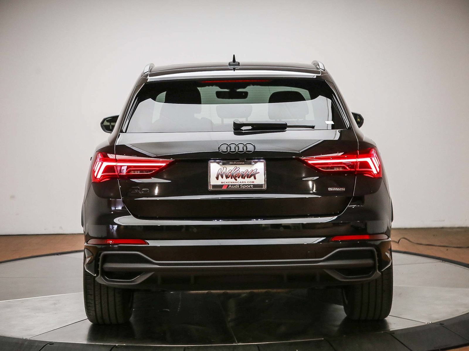 Certified 2025 Audi Q3 2.0T Premium Plus w/ Premium Plus Package AWD/4WD image 6