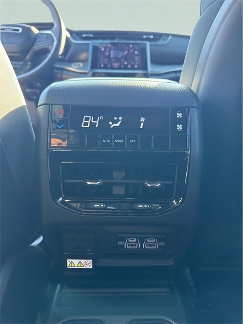 New 2025 Jeep Grand Cherokee L Laredo w/ Luxury Tech Group I image 25