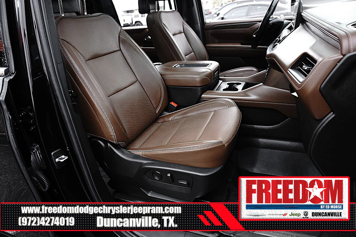 Used 2023 Chevrolet Suburban High Country AWD/4WD image 16