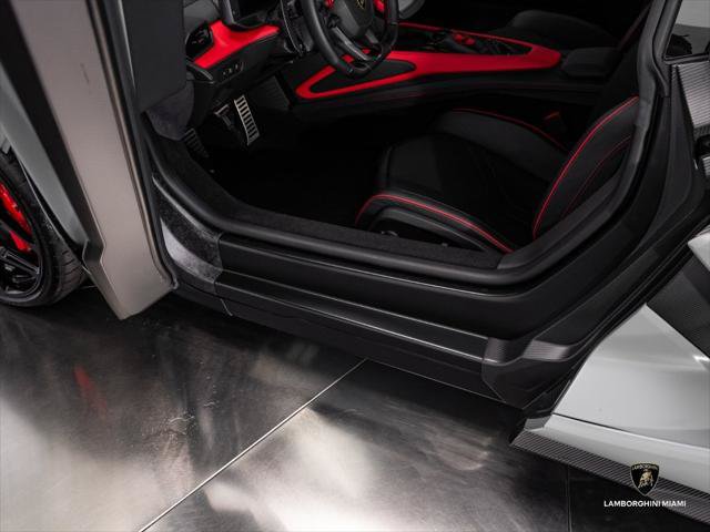 Used 2024 Lamborghini Revuelto AWD/4WD image 38