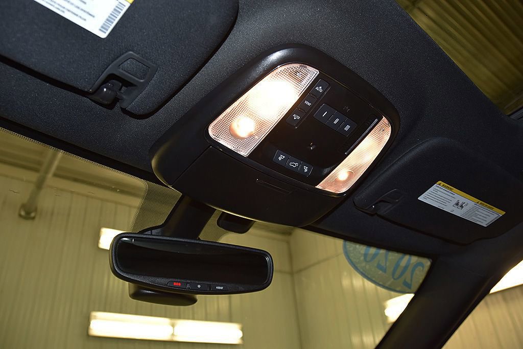 Used 2020 Jeep Grand Cherokee Altitude AWD/4WD image 28