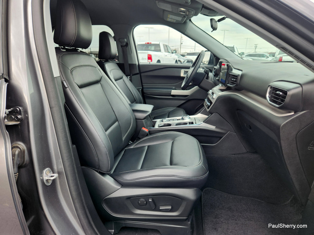 Used 2024 Ford Explorer XLT w/ Equipment Group 202A image 33