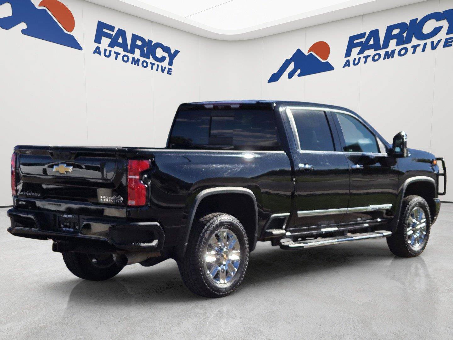 Used 2024 Chevrolet Silverado 3500 High Country w/ Technology Package AWD/4WD image 6