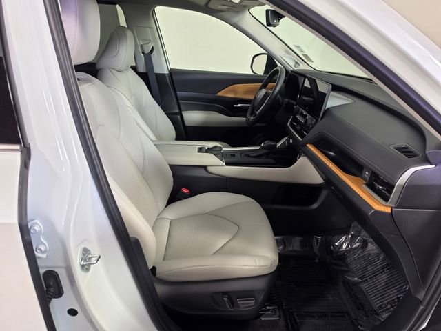 Used 2024 Toyota Grand Highlander AWD Hybrid image 11