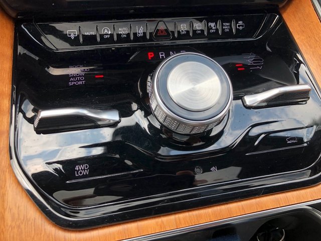 Used 2022 Jeep Grand Wagoneer Series II w/ Convenience Group III image 13