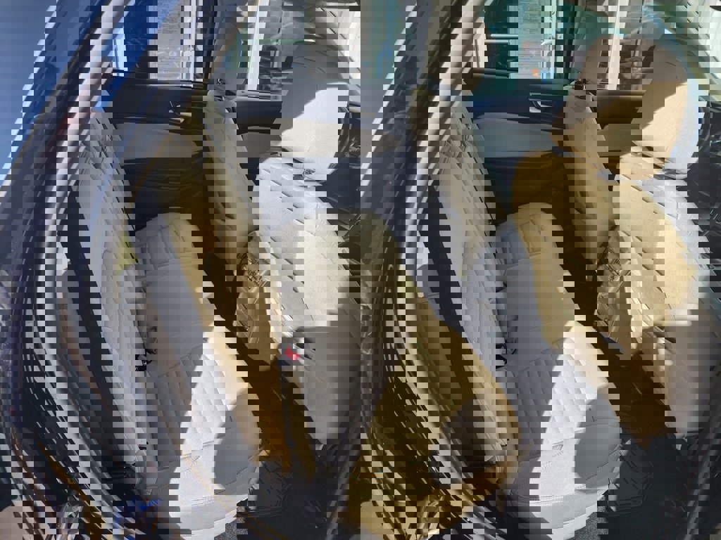 Used 2022 Ford Edge SE w/ Black Appearance Package image 16