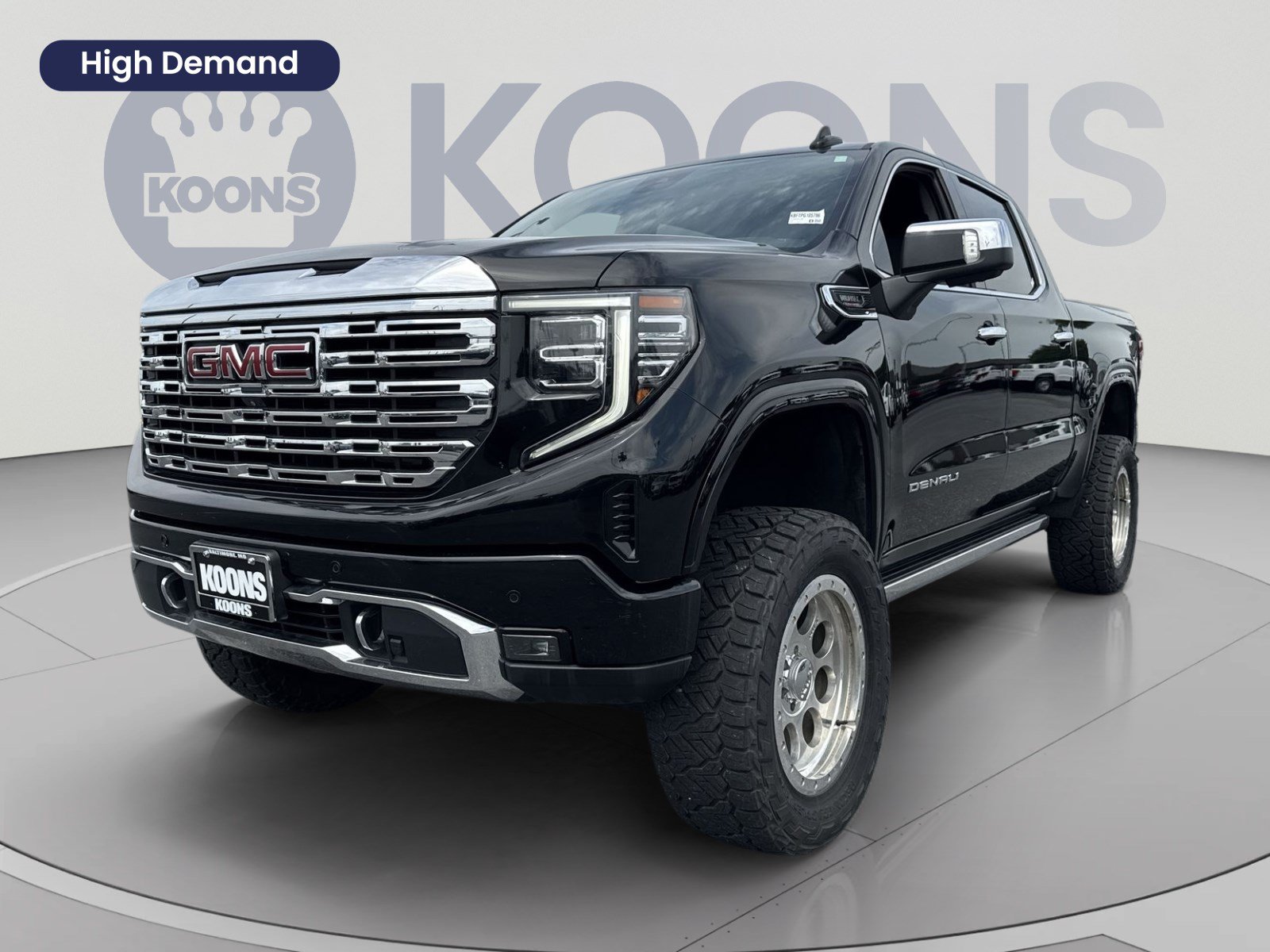 Used 2023 GMC Sierra 1500 Denali w/ Denali Reserve Package AWD/4WD image 1