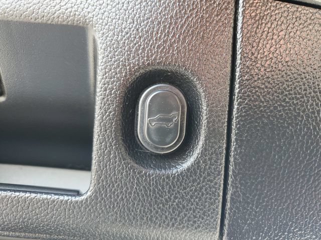Used 2020 Chevrolet Suburban LT AWD/4WD image 9