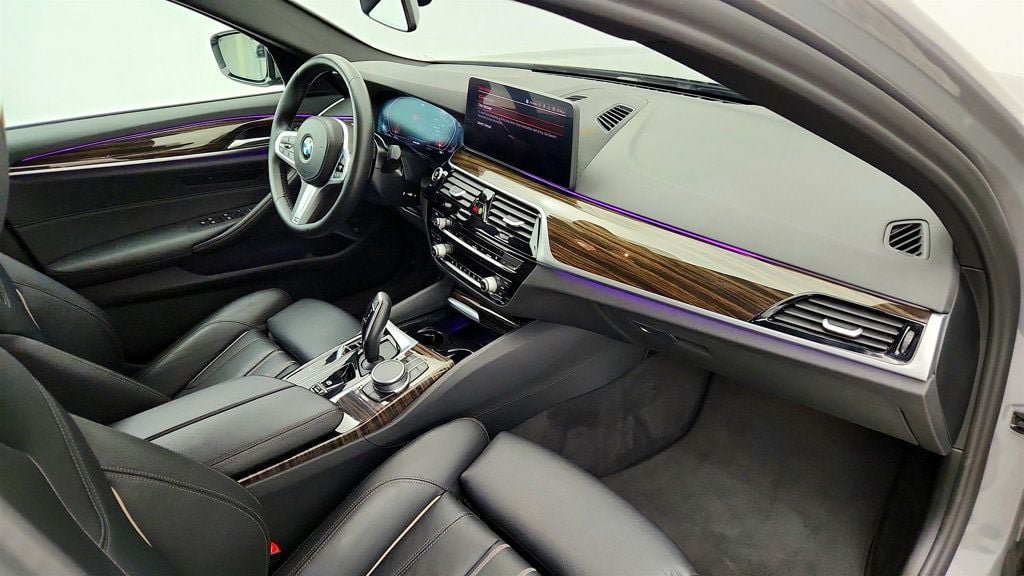 Used 2022 BMW 530i w/ M Sport Package RWD image 26