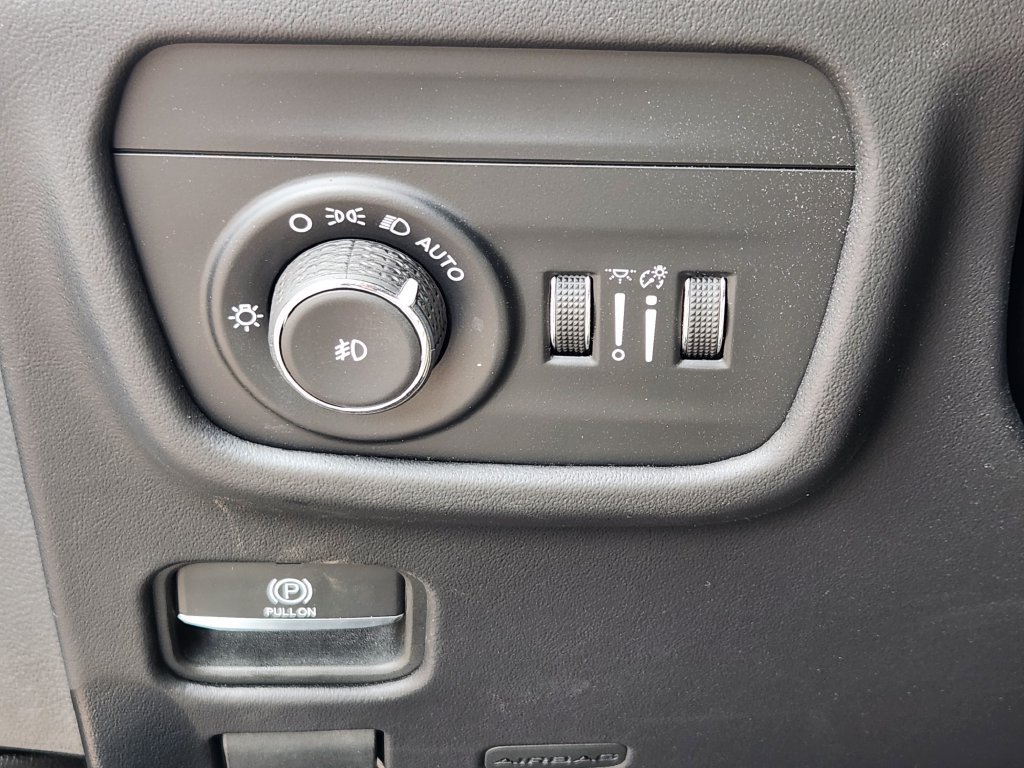 Used 2022 Jeep Grand Cherokee Summit AWD/4WD image 21