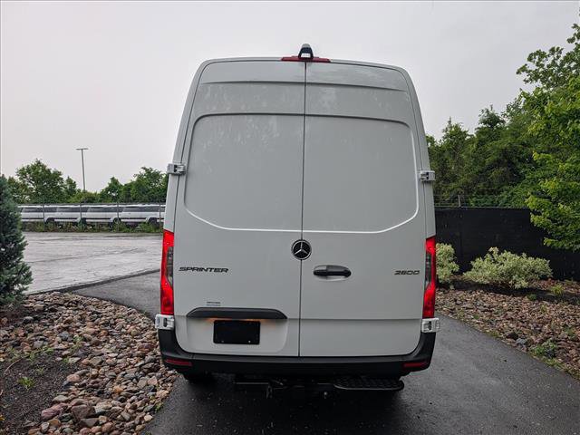 Used 2025 Mercedes-Benz Sprinter 2500 image 4