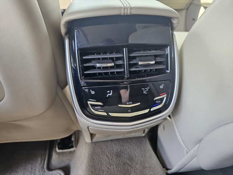 Used 2013 Cadillac XTS Premium FWD image 13