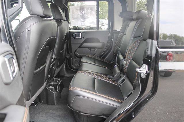 Used 2023 Jeep Gladiator Overland image 17