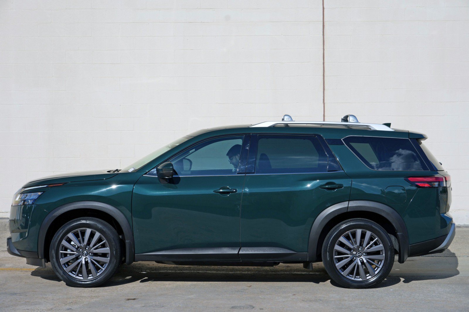 Used 2023 Nissan Pathfinder SL w/ SL Premium Package FWD image 49