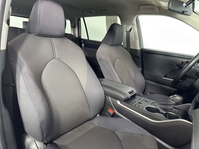 Used 2023 Toyota Highlander LE image 26