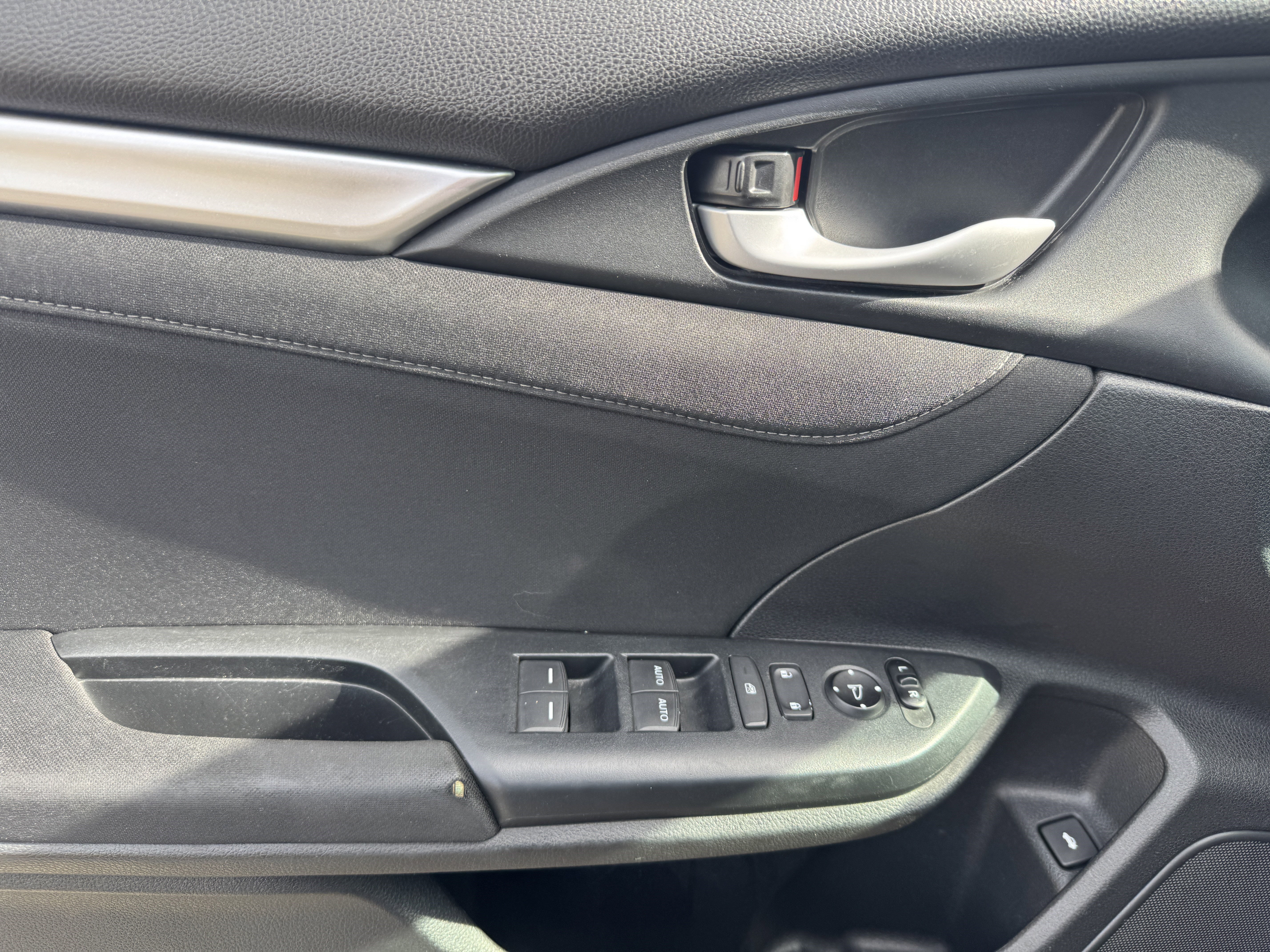 Used 2016 Honda Civic EX-T image 18