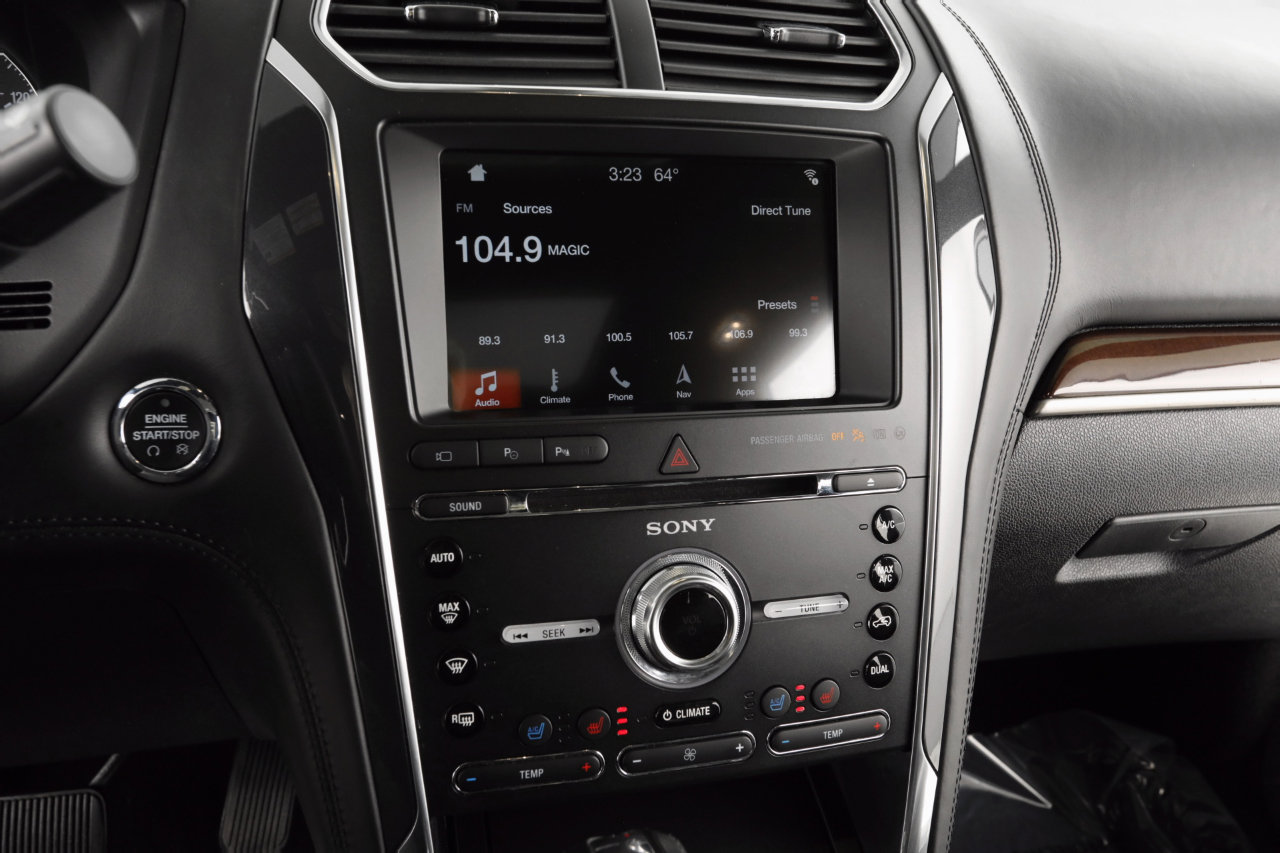 Used 2018 Ford Explorer Platinum image 41