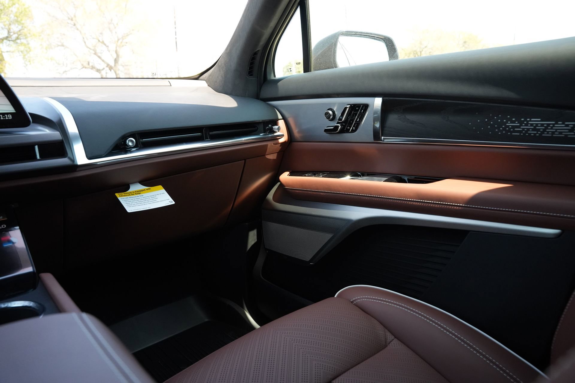 New 2026 Cadillac Vistiq Platinum w/ LPO, Floor Liner Package image 8