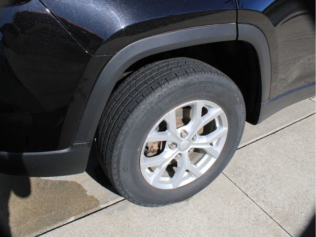 Used 2023 Jeep Grand Cherokee Limited AWD/4WD image 7