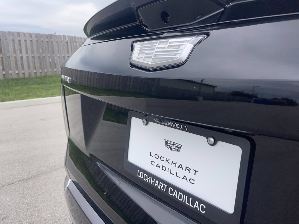New 2027 Cadillac Optiq Luxury w/ LPO, Floor Liner Package AWD/4WD image 14