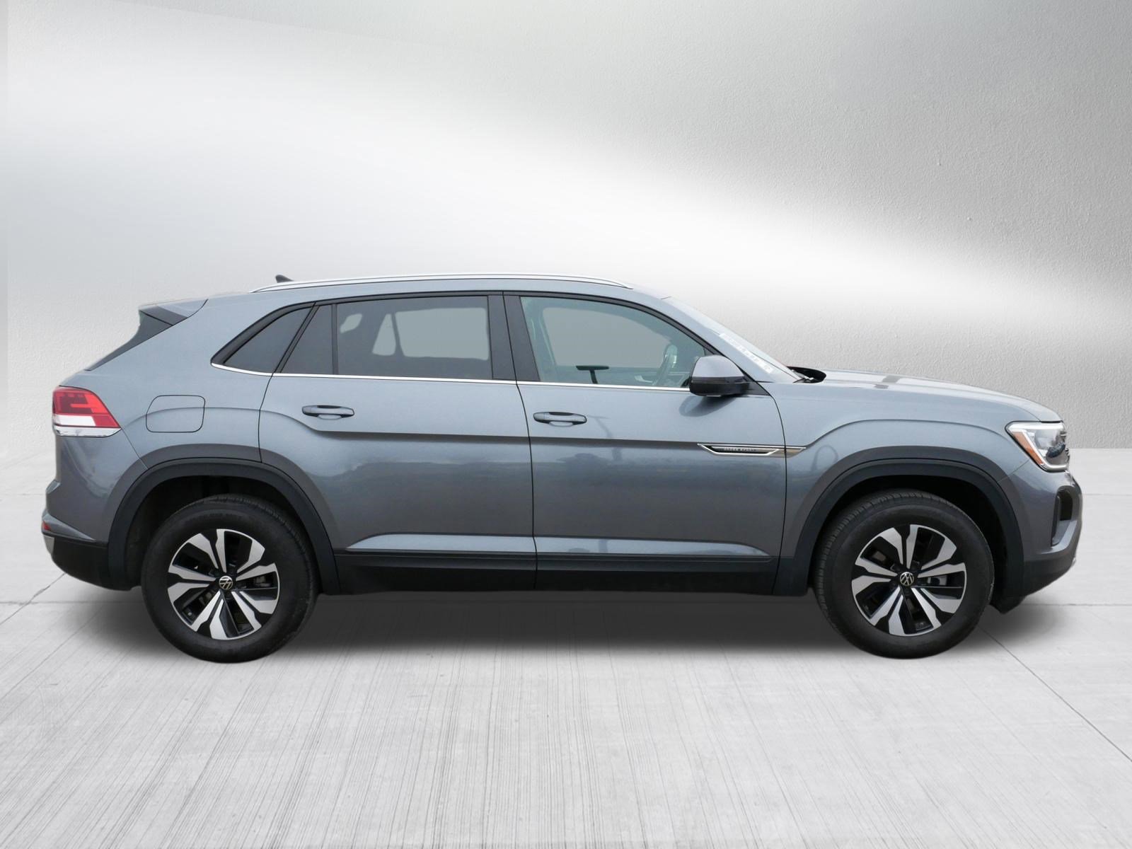 Used 2024 Volkswagen Atlas Cross Sport SE image 8