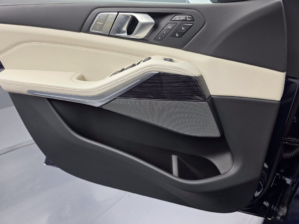 New 2027 BMW X7 M60i AWD/4WD image 17