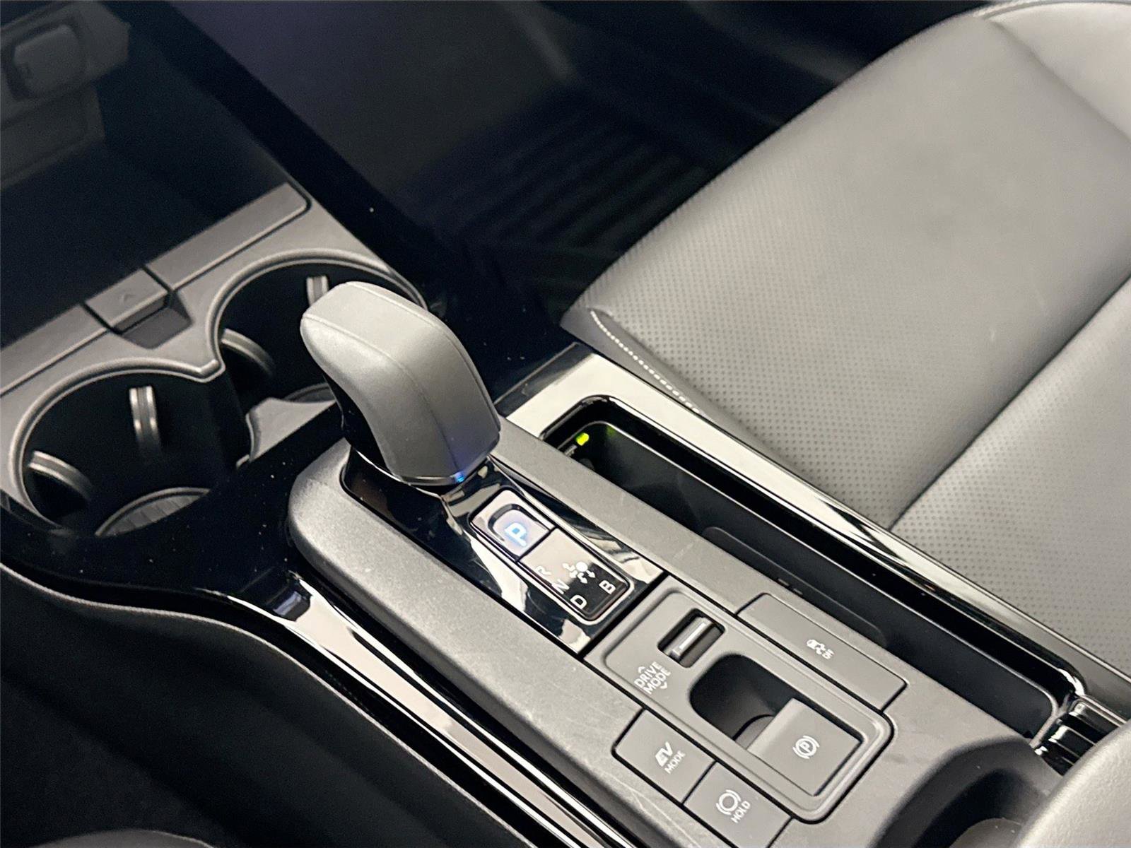 Used 2024 Toyota Prius Limited w/ Limited Premium Package image 27