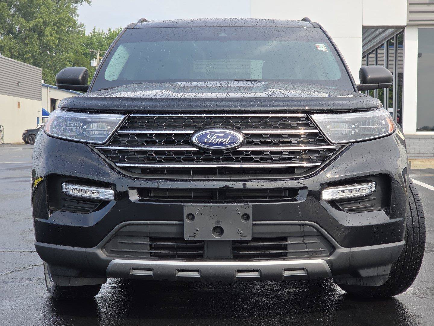 Used 2024 Ford Explorer XLT w/ Equipment Group 202A AWD/4WD image 15