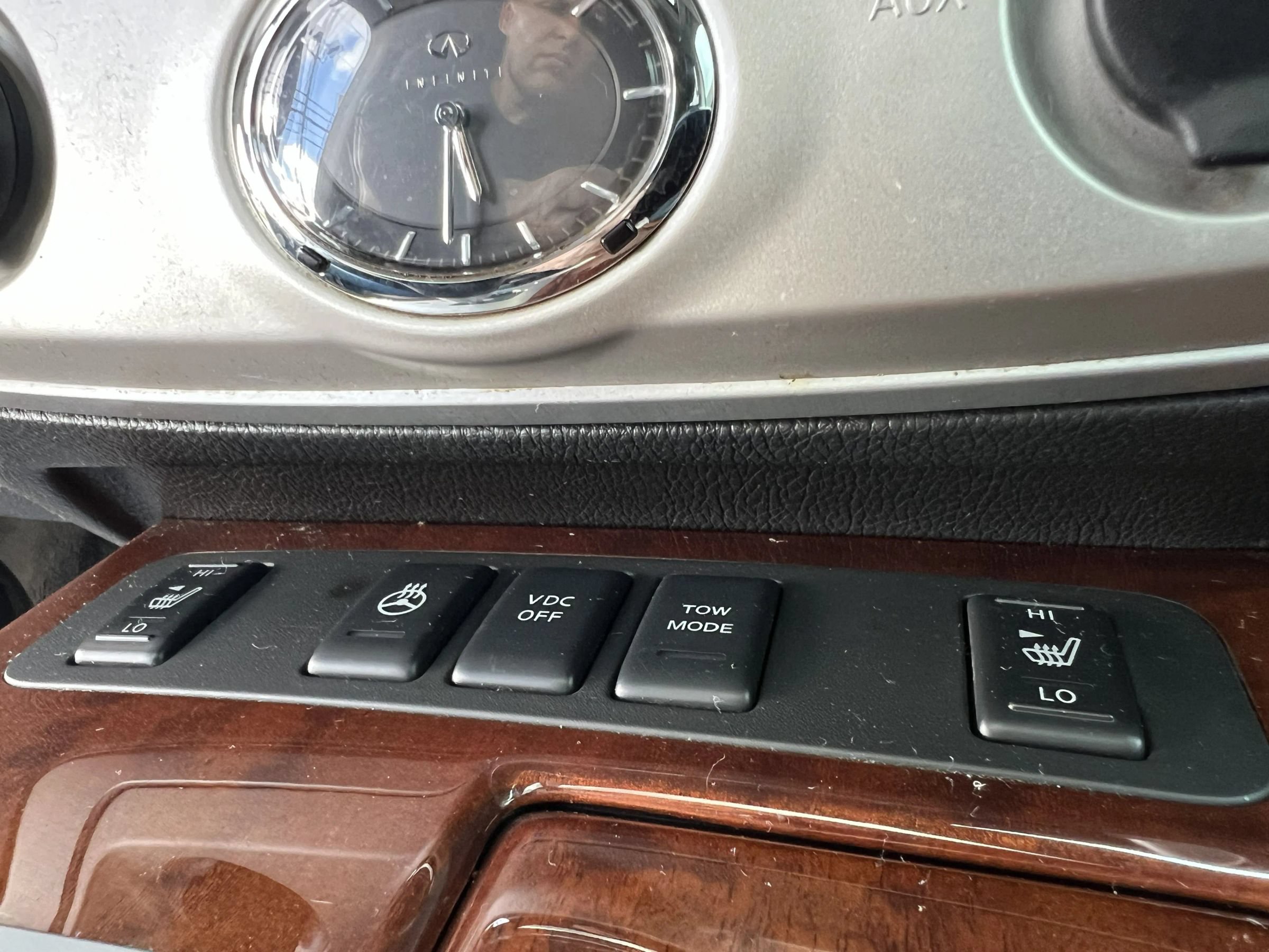 Used 2010 INFINITI QX56 4WD w/ Technology Pkg image 32