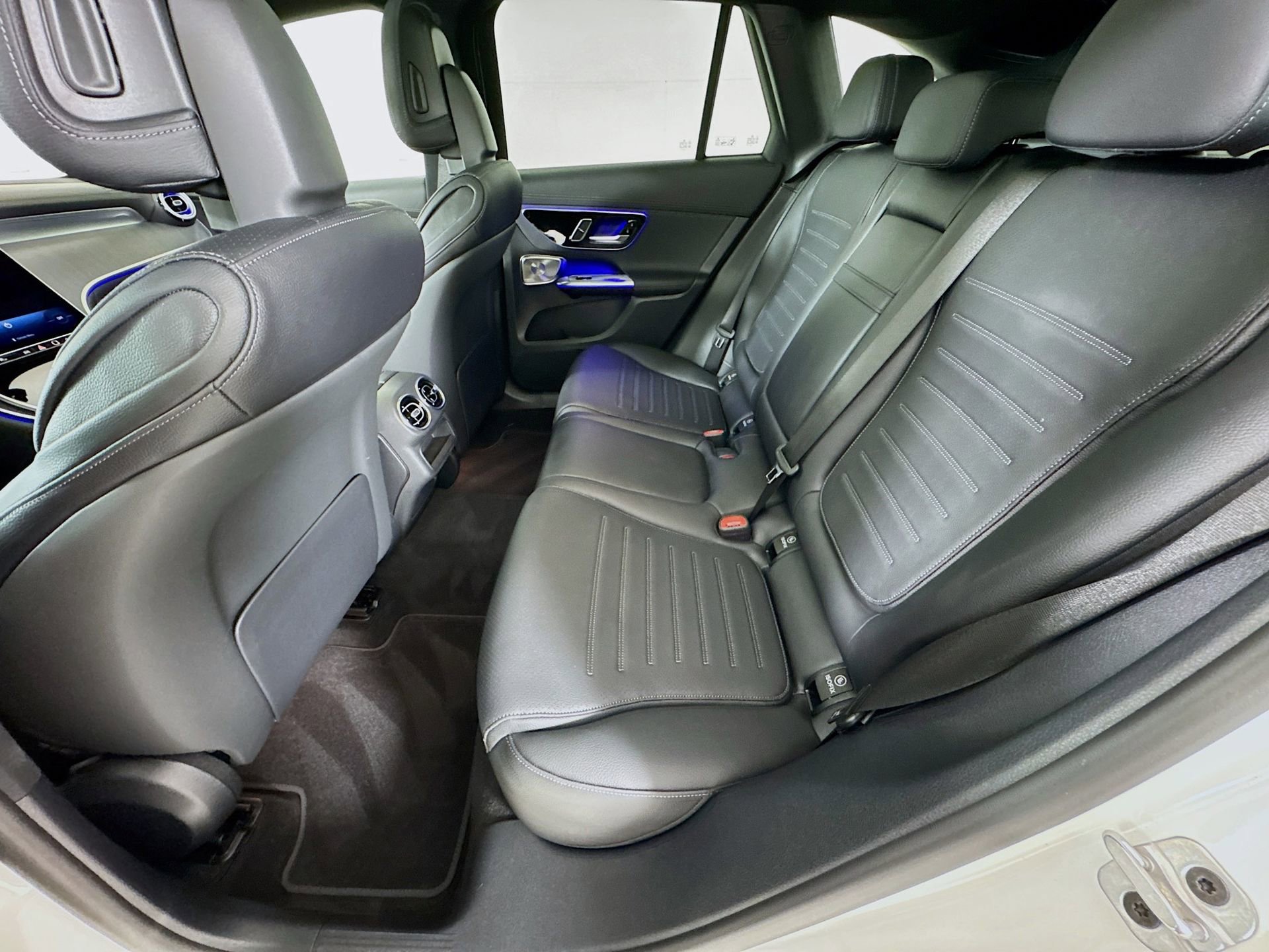 Used 2025 Mercedes-Benz GLC 300 image 27