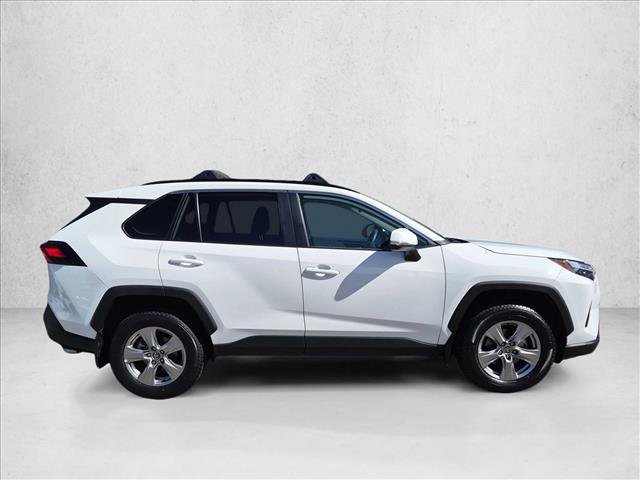 Used 2022 Toyota RAV4 XLE w/ Convenience Package FWD image 4