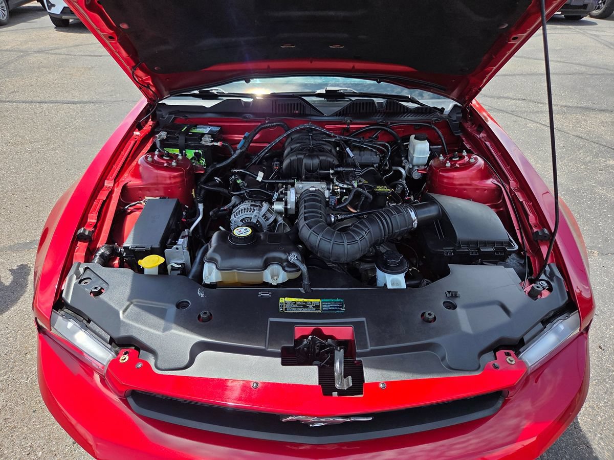 Used 2010 Ford Mustang Premium RWD image 38