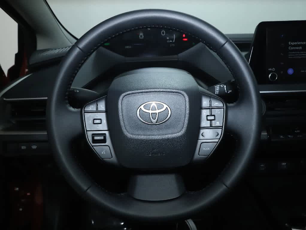Used 2025 Toyota Prius LE AWD/4WD image 21
