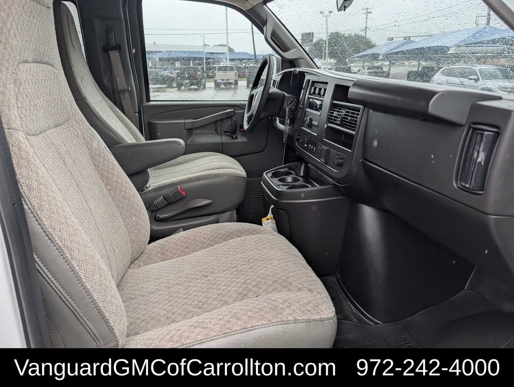 Used 2025 Chevrolet Express 3500 LT w/ LT Preferred Equipment Group RWD image 29