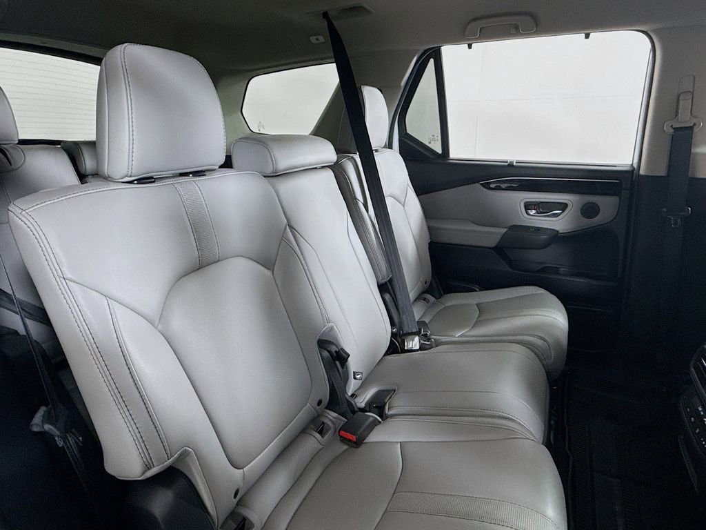 Certified 2025 Honda Pilot EX-L image 35