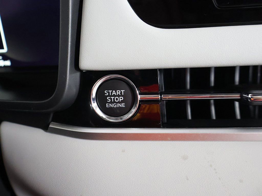 New 2025 Mitsubishi Outlander SEL image 45