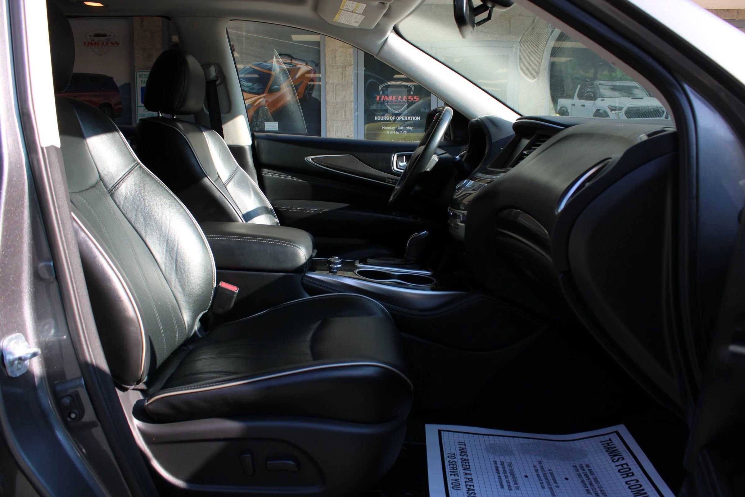 Used 2017 INFINITI QX60 AWD w/ Premium Plus Package image 8