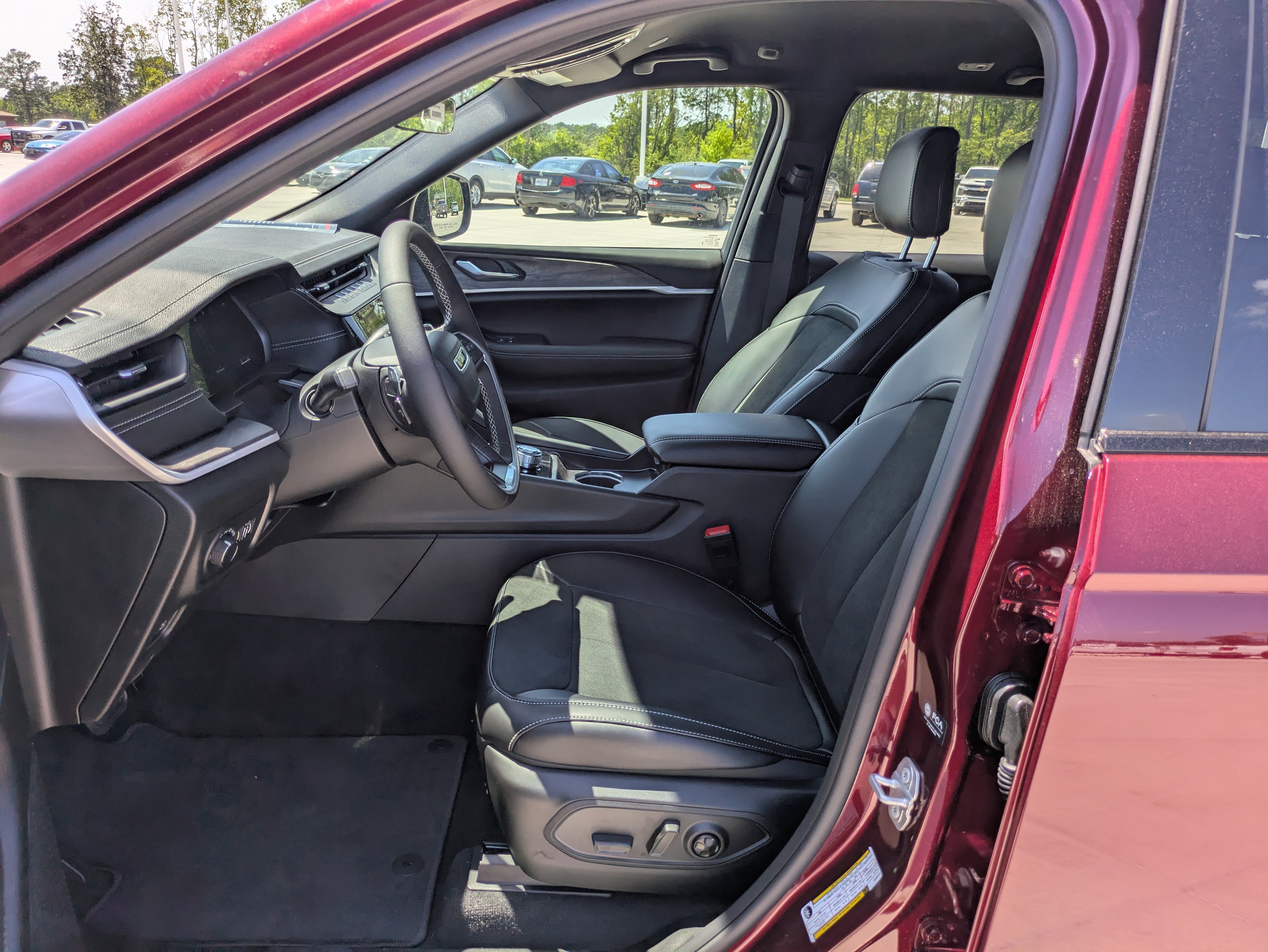 New 2026 Jeep Grand Cherokee Altitude RWD image 10