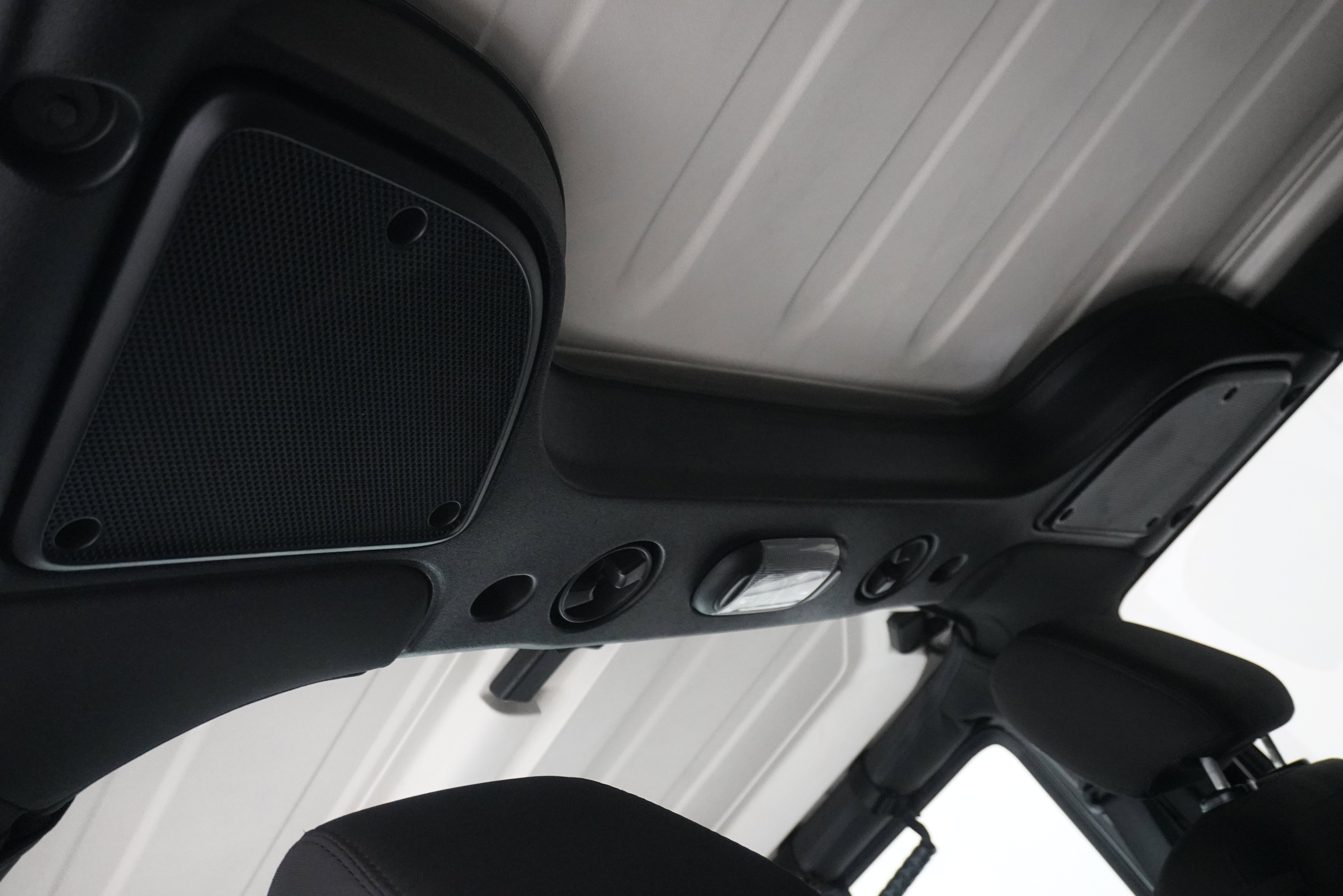Used 2015 Jeep Wrangler Unlimited Sport w/ Connectivity Group image 15