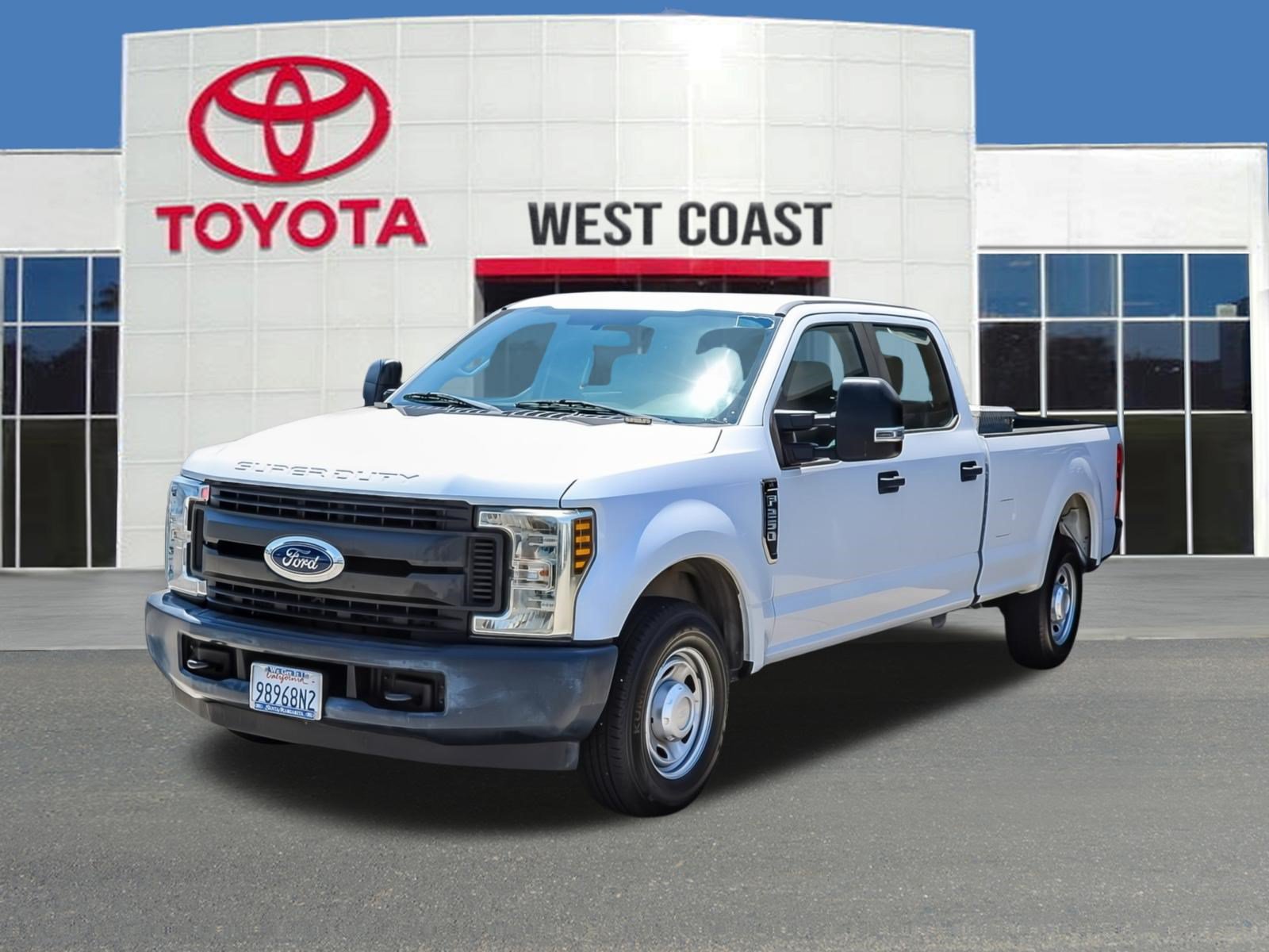 Used 2018 Ford F250 XL w/ Power Equipment Group RWD image 1