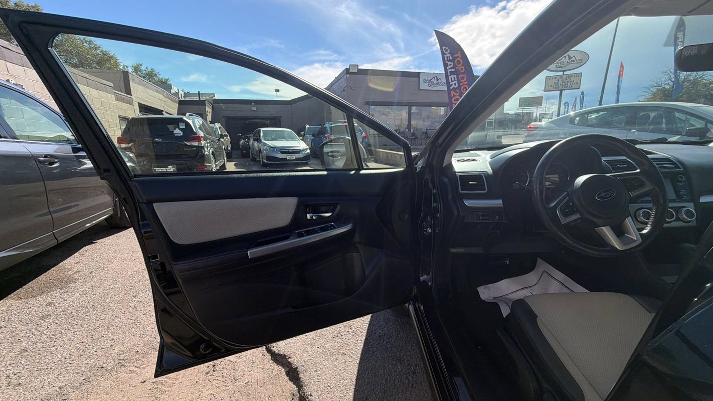 Used 2017 Subaru Crosstrek 2.0i Premium AWD/4WD image 10