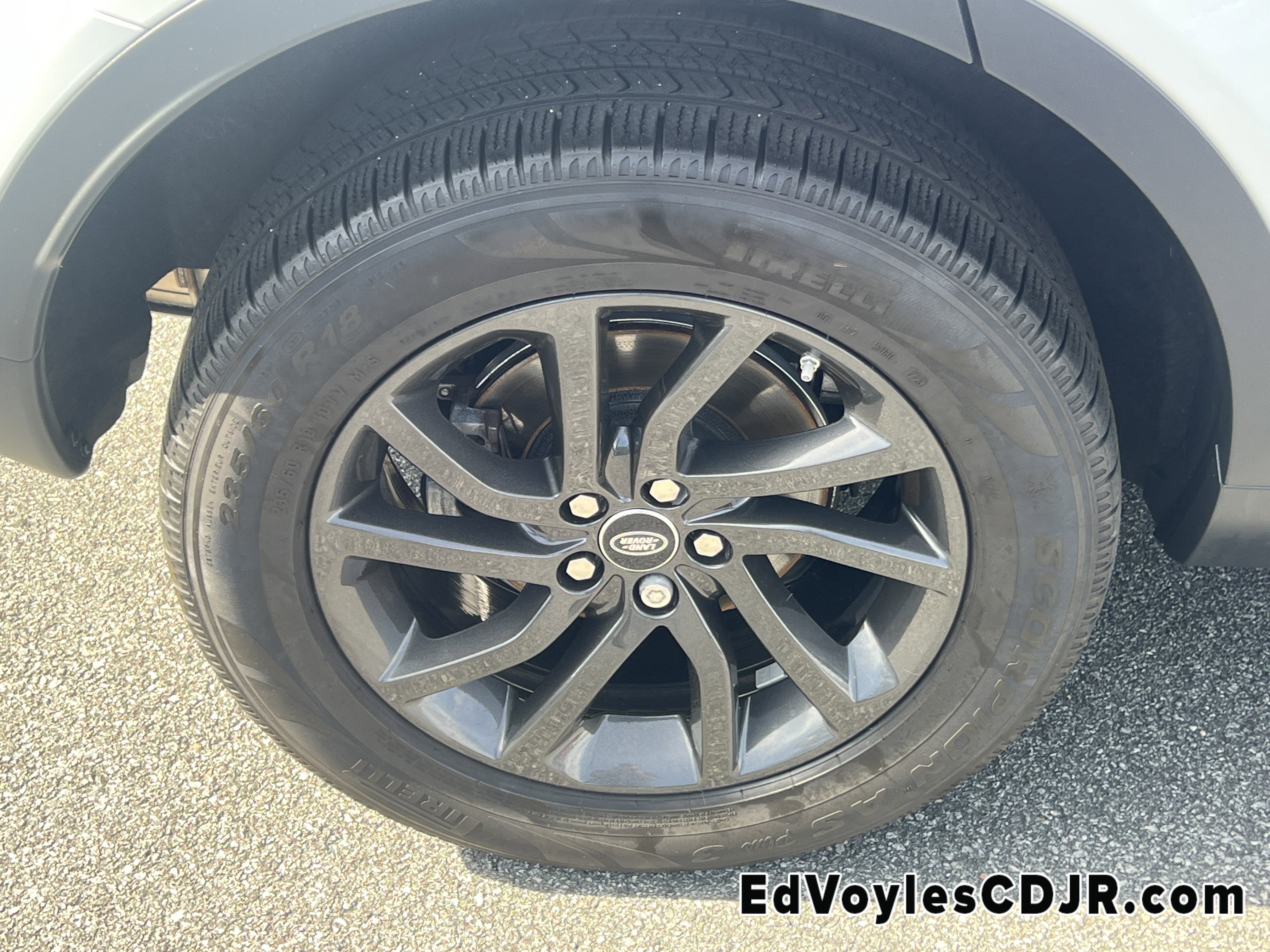 Used 2018 Land Rover Discovery Sport HSE image 21