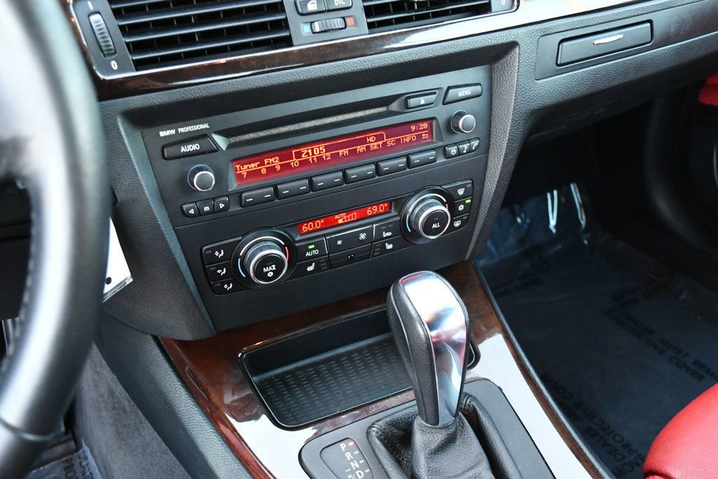 Used 2011 BMW 335i Convertible image 63